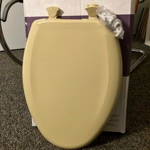 Bemis Classic Colors Harvest Gold elongated toilet seat new in box